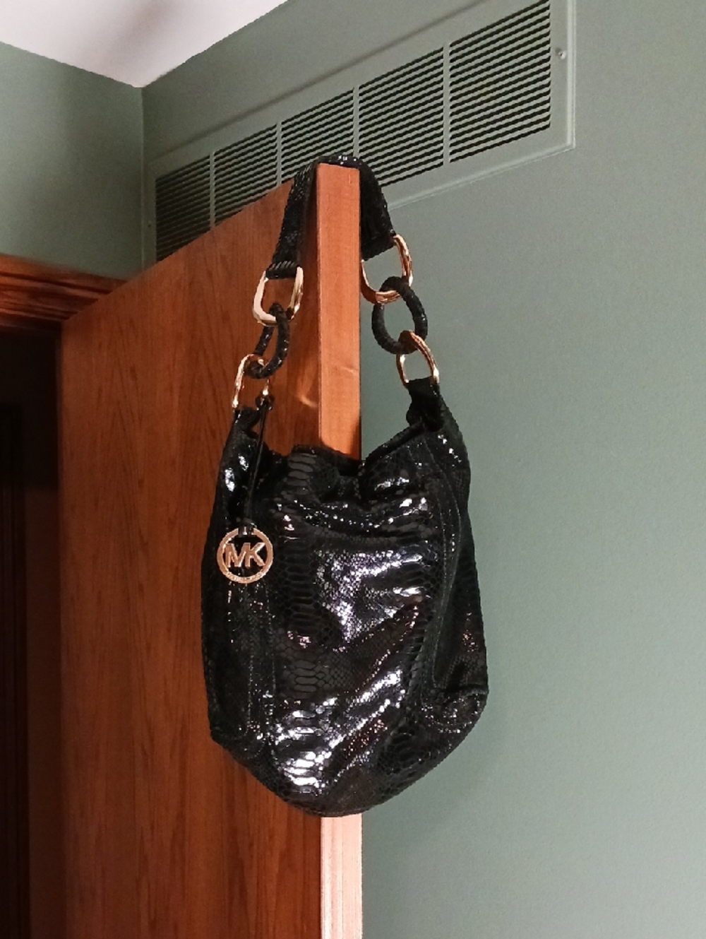 Michael Kors Shiny Patent Look Shoylder Hobo Bag